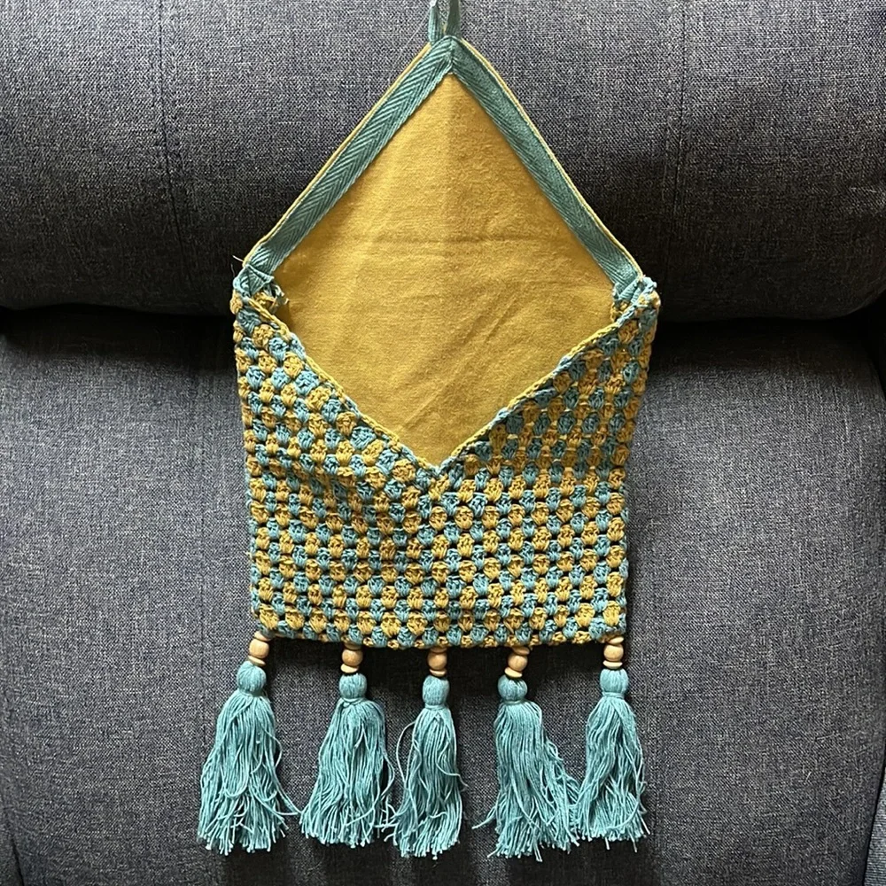 Concepts in Time Crochet Wall Pocket